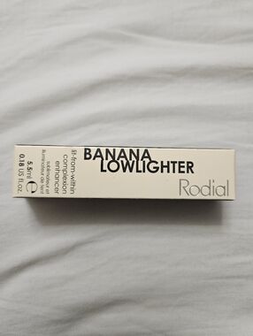 Rodial Banana Lowlighter - Pale Yellow Brightening Highlighter
